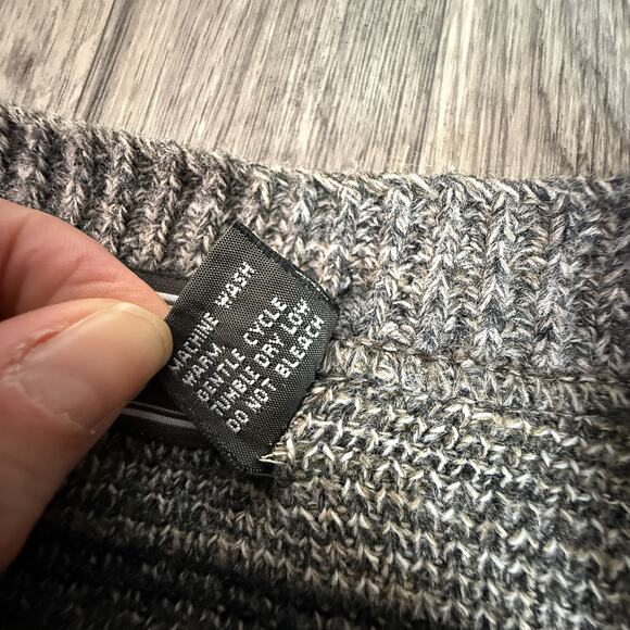 David Taylor Men’s Made in USA Acrylic Plaid Button Cardigan Sweater Gray Beige - Picture 4 of 6